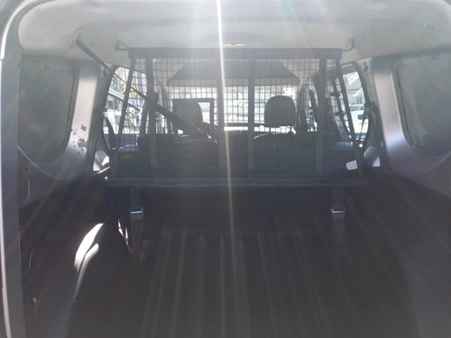 Imagen 10 de 12 de Renault Nueva Kangoo 2018 1.6 Familiar 5as