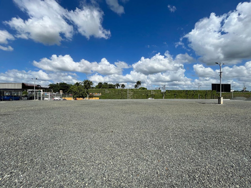 Terreno De 8,000 M2 En Alquiler En La Autopista Duarte