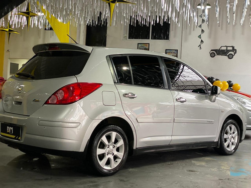 Nissan Tiida 2009 1.8 S Flex Aut. 5p
