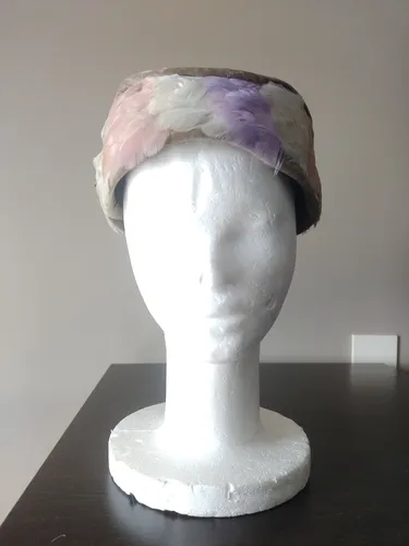 Antiguo Sombrero Mujer Casquete Plumas Dama Vintage (Usado)