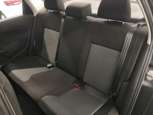 Imagen 10 de 15 de Volkswagen Vento 2020 1.6 Confortline Mt