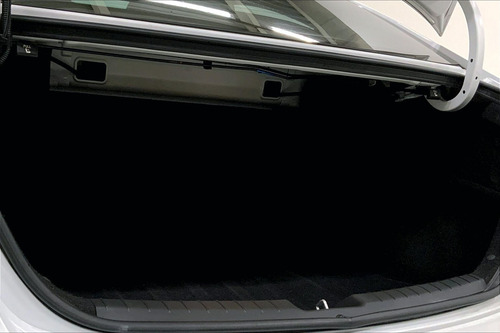 Imagen 21 de 25 de Hyundai Elantra Sedan 4 Pts Gls 20l Ta A/ac Ra-15