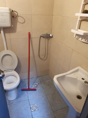 Imagen 5 de 13 de Yaguaron Esq Uruguay, Padrón Único , 175 M2, 2 Plantas !!