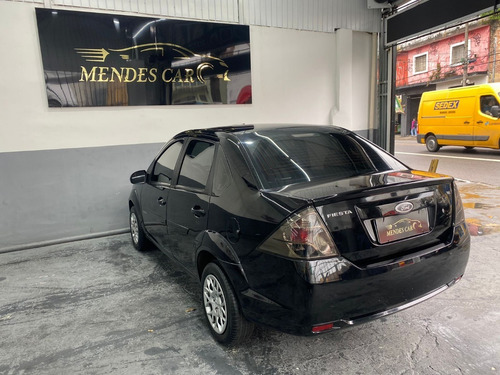 Imagem 7 de 12 de Ford Fiesta Sedã