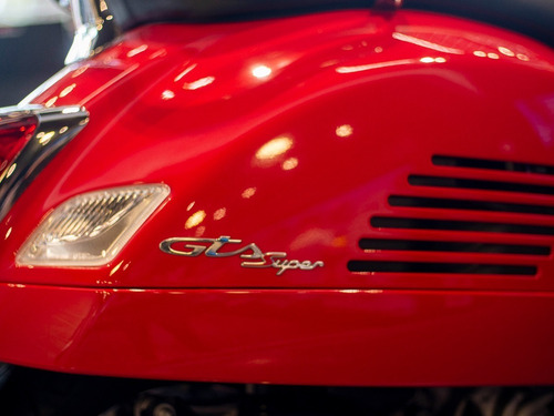 Imagen 14 de 25 de Vespa Gts 300 Super Roja Entrega Inmediata