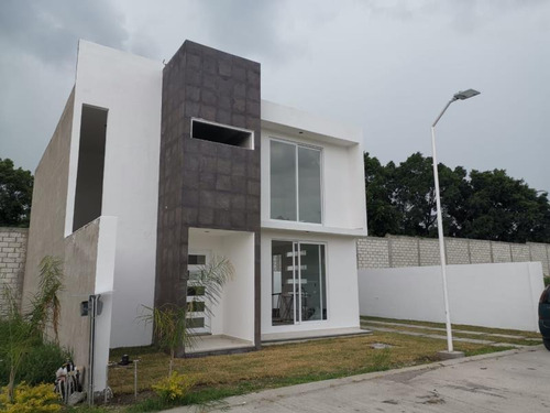 Imagen 1 de 12 de Casa Sola En Venta Cuauhtemoc
