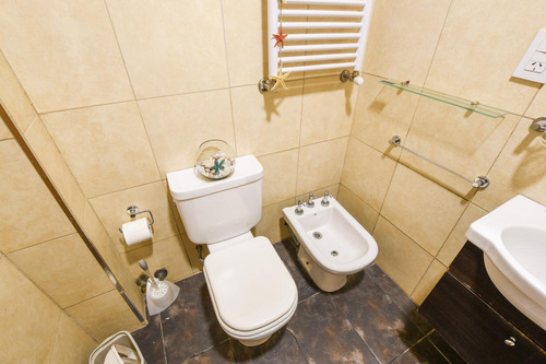 Imagen 11 de 29 de Casa De 4 Dormitorios Y Escritorio En Venta Con Parrillero Barrio Jorge Cura Centro Rosario