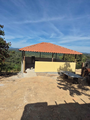 Ótima Oportunidade De Sítio Com 4000m2