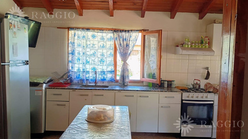 Casa De Cinco Ambientes En Terreno De 2500 M2 (so-32)