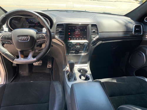 Imagen 12 de 21 de Jeep Grand Cherokee 2017 6.4 Srt Atx 465hp At Automania