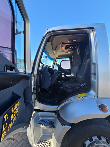 Caminhão Ford Cargo 1719 No Chassis Estava Trabalhando.