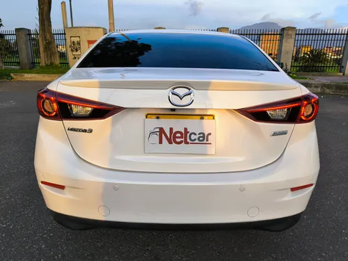 Mazda 3 2.0 Touring