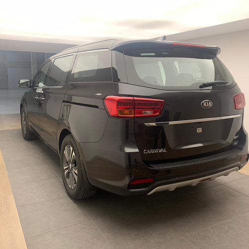 Kia Carnival 2.2 Premium Con Doble Techo 2021