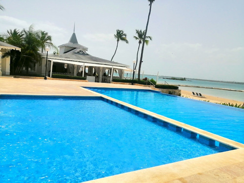Villa En Venta En El Exclusivo Complejo De Playa Nueva Romana (primera Línea De Playa)