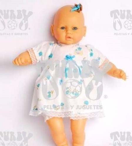 Imagen 5 de 5 de Bebote De Goma Y Tela Grande Con Vestido Turby Muñeca 57 Cm.
