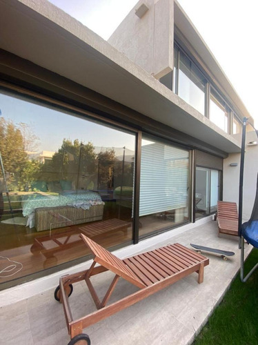 Casa Mediterranea En Condominio Los Bravos