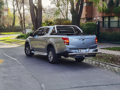 Imagen 8 de 15 de Mitsubishi L200 Dakar 4x4 Dcab 2.4