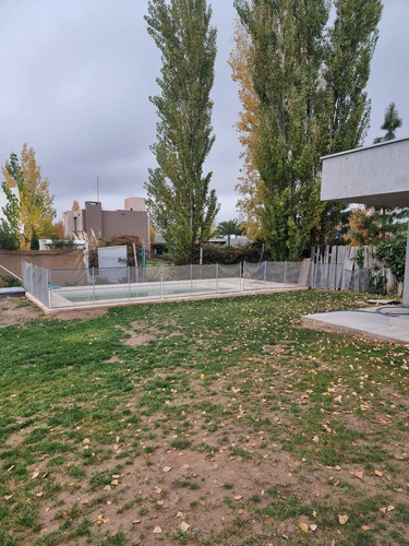 Hauser Vende Casa De Categoria En Barrio Liceo 1