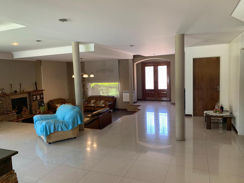 Excelente Casa De 5 Amb C/ Garage Y Pileta - Barrio Privado Juan Grande - Laferrere
