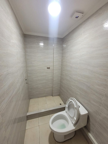 Local Comercial En Arriendo, Piso 2, En Av. Francisco Bilbao