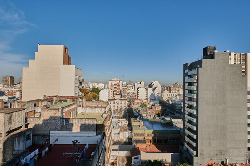 Venta 2 Ambientes Con Balcón Piso Alto - Villa Urquiza