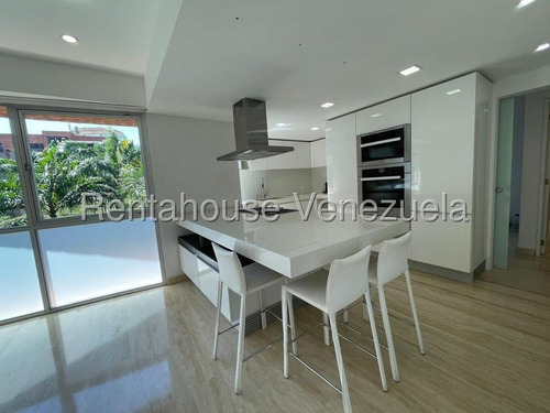Se Ofrece En Venta Espectacular Y Comodo Apartamento Completamente Remodelado Ubicado En La Urbanizacion San Marino De Chacao
