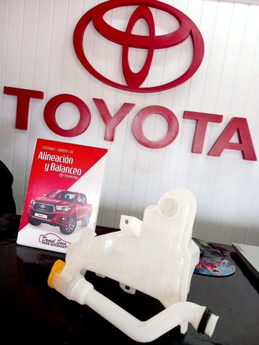 Deposito Limpia Parabrisas Toyota Hilux 16--