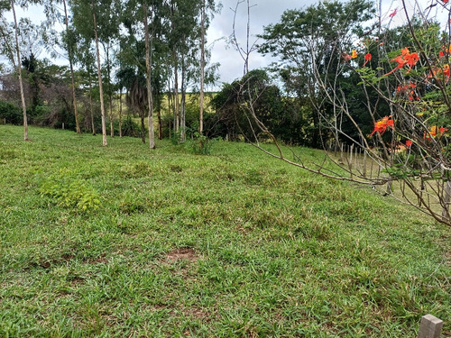 Chácara Em Área Rural Com 3.500 Metros Quadrados.