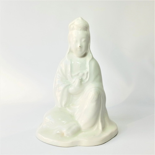 Hermosa Figura De Geisha En Ceramica Blanca.