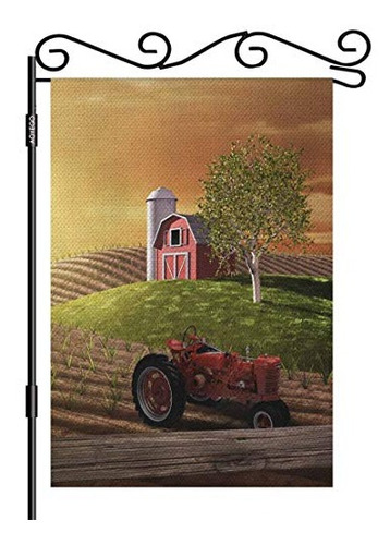 Bandera roja de granero y tractor de jardín To