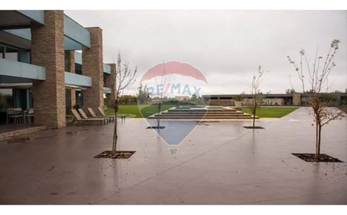 Exclusiva Casa En Chicureo 6d+3b 12 Estac+bodega