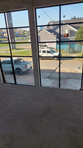 Venta Local A Estrenar Con Cochera Pilar Km 53