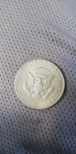 Imagen 3 de 4 de Vendo Ave De Bronce Y Una Moneda De Plata De $50 Centavos
