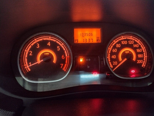 Imagem 3 de 8 de Renault Sandero 2013 1.0 16v Expression Hi-flex 5p