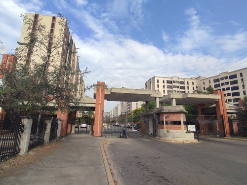 Imagen 2 de 19 de Apartamento En Venta En Urb Bosque Alto, Remodelado 04121994409