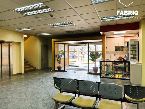 Arriendo Linda Oficina, Incluye G.comun