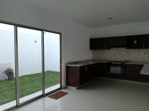 Imagen 4 de 22 de Lomas De La Rioja, Casa En Renta De 3 Recámaras