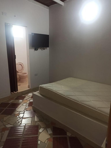 Imagen 2 de 7 de As En Alquiler Apartamento Semi Amoblado Ambrosio Plaza As