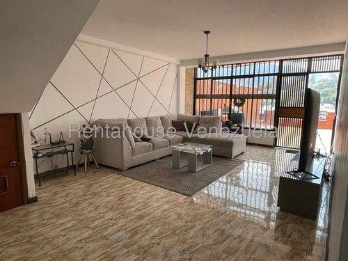 Cómoda Y Acogedora Casa De Múltiples Niveles En Venta Ubicada En La Trinidad 25-17807