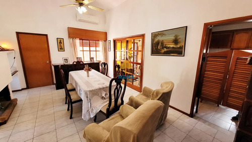 Venta, Casa 4 Dormitorios, A 100 Metros De Avenida Principal - Atlántida Ca735