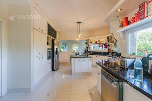 Imagen 29 de 30 de Casa En Venta En Barrio Privado Septiembre Con Seis Dormitorios - Maroto Propiedades-
