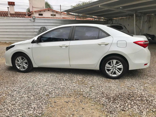 Imagen 4 de 15 de Toyota Corolla 2015 1.8 Xei Cvt Pack 140cv