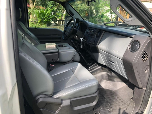 Imagen 16 de 18 de Ford F-350 Plataforma