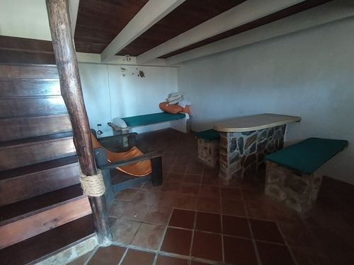 Imagen 7 de 14 de Casa Tipo Posada De 4 Apartamentos Con Vista