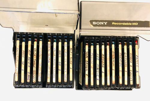 20 Mini Disc Gravados Com Coletâneas De Épocas. (Usado)