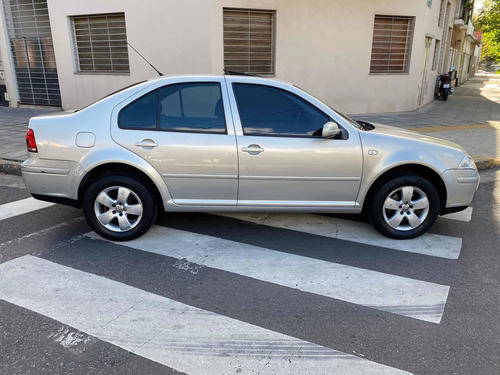 Volkswagen Bora 2.0 2010