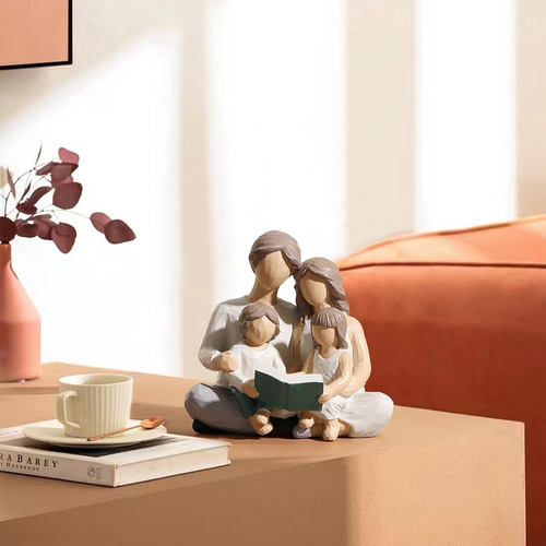 Familia De 4 Figuras De Libros De Lectura, Figuras Pintadas