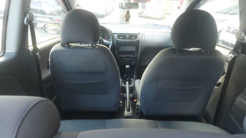 Imagem 8 de 15 de Volkswagen Fox 2010 1.0 Vht Total Flex 3p