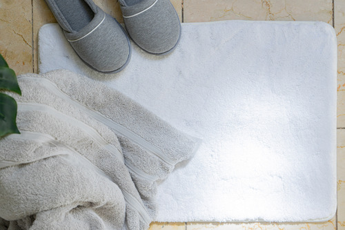 Alfombra Para Baño Off White Suave 40x60 Cm Tiendas Landmark