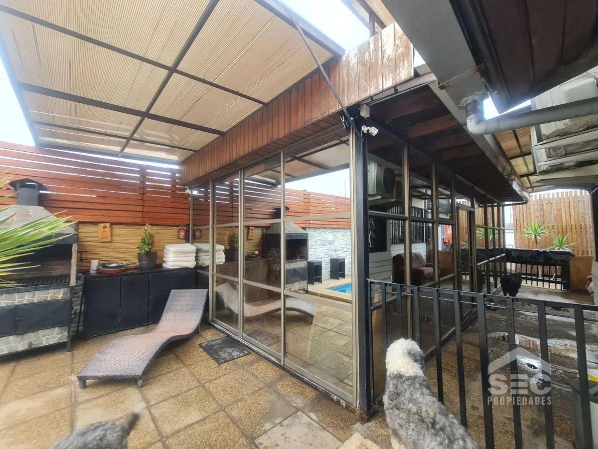 Imagen 3 de 29 de Casa En Venta En San Joaquín 5 Dormitorios Piscina